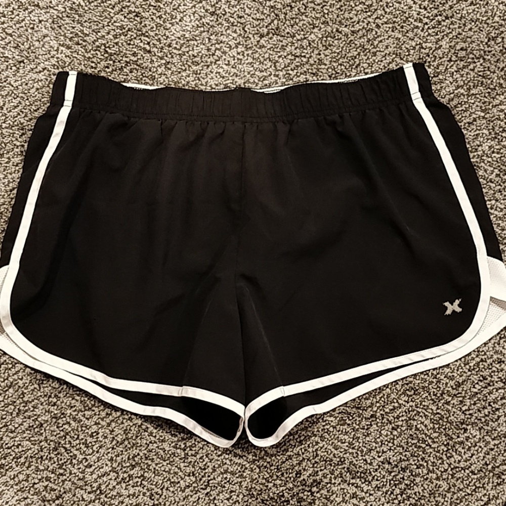 Xersion midrise running shorts